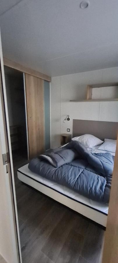Mobilhome 2 Ch,1 Salon 40M2 De Charme Dans Camping *** Saint-Julien-en-Born Exterior photo