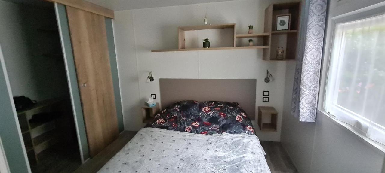 Mobilhome 2 Ch,1 Salon 40M2 De Charme Dans Camping *** Saint-Julien-en-Born Exterior photo