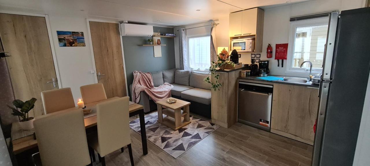 Mobilhome 2 Ch,1 Salon 40M2 De Charme Dans Camping *** Saint-Julien-en-Born Exterior photo