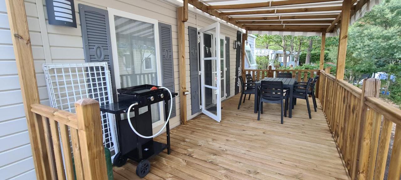 Mobilhome 2 Ch,1 Salon 40M2 De Charme Dans Camping *** Saint-Julien-en-Born Exterior photo