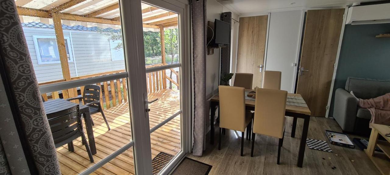 Mobilhome 2 Ch,1 Salon 40M2 De Charme Dans Camping *** Saint-Julien-en-Born Exterior photo