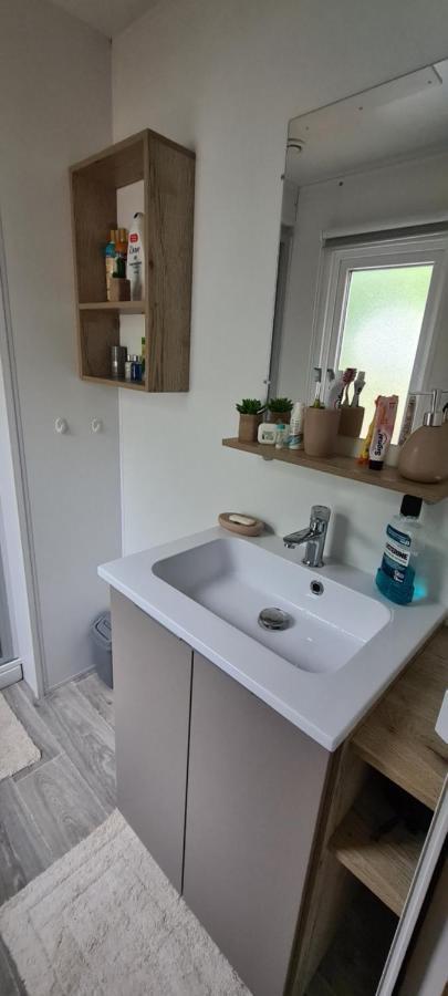 Mobilhome 2 Ch,1 Salon 40M2 De Charme Dans Camping *** Saint-Julien-en-Born Exterior photo